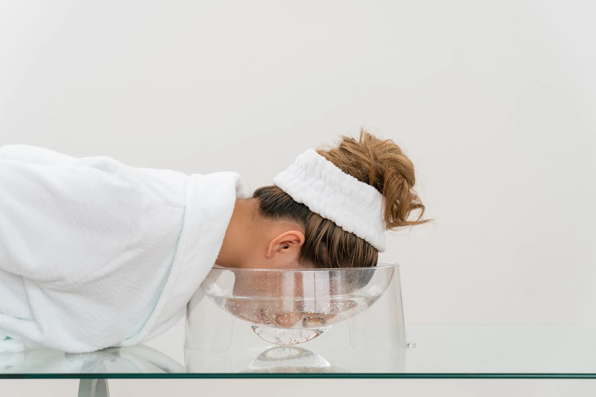 Ice water facial soaking with the Shinganki facial basin